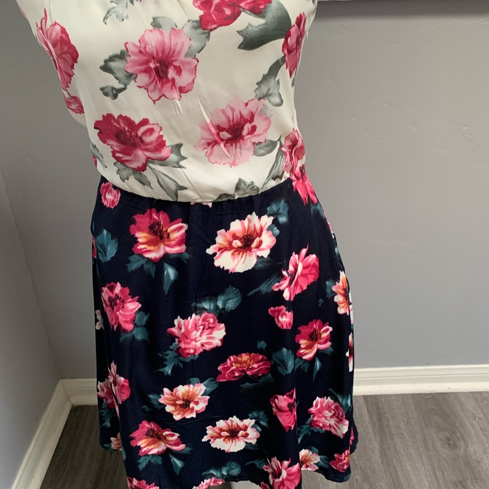 🌹Flower two toned dress🌹 - Picture 2 of 7